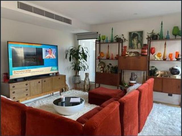 Contemporary townhouse