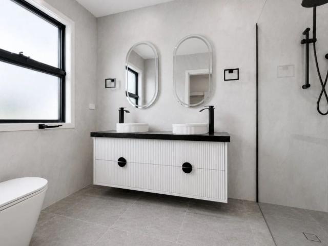 CONTEMPORARY TOWNHOUSES – THREE IMPRESSIVE HOMES AVAILABLE