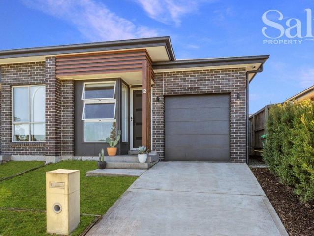 Contemporary Torrens Title Villa in Family Friendly Fletcher