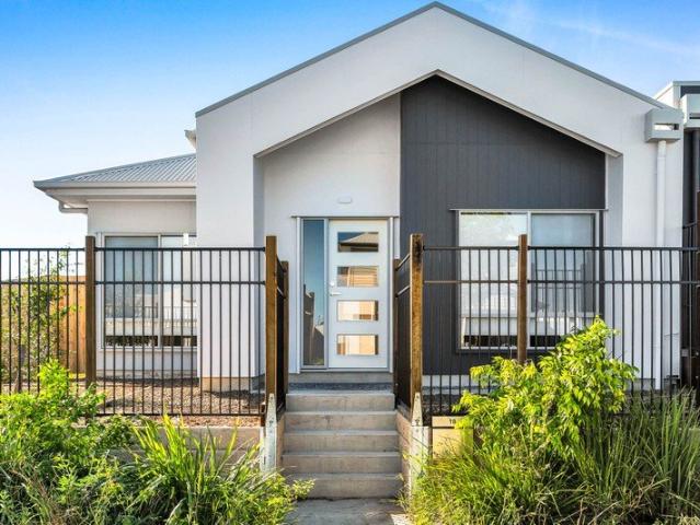 Contemporary Terrace Living in the Heart of Flagstone