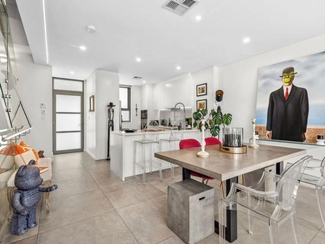 Contemporary Three Bedroom Townhouse