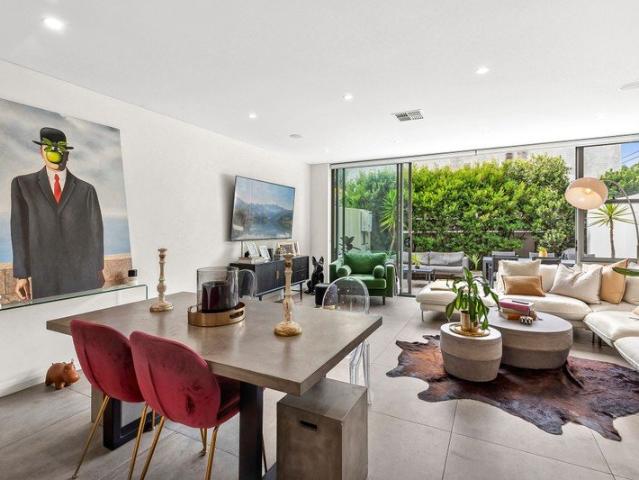 Contemporary Three Bedroom Townhouse
