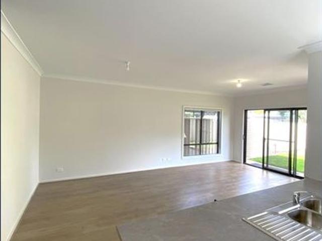 Contemporary Three Bedroom Family Home with Modern Amenities