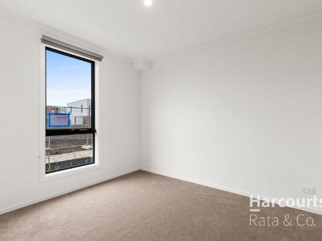 Contemporary Three Level Living in a Prime Wollert Location