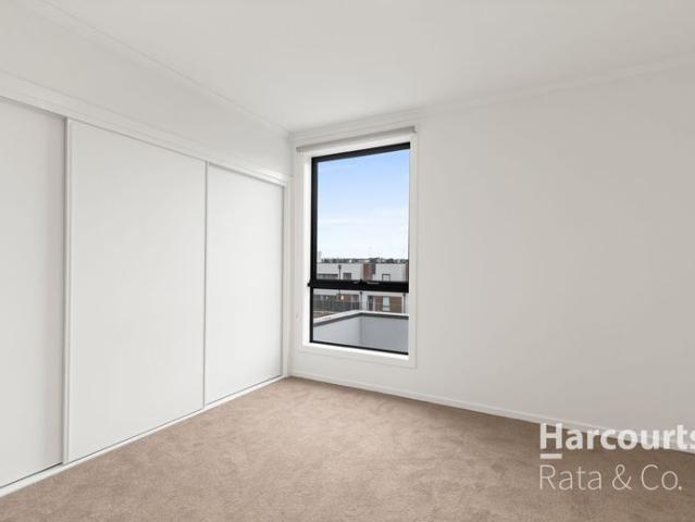 Contemporary Three Level Living in a Prime Wollert Location