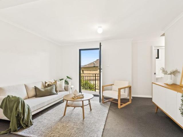 Contemporary Tri Level Townhouse – Ideal for the Urban Dweller