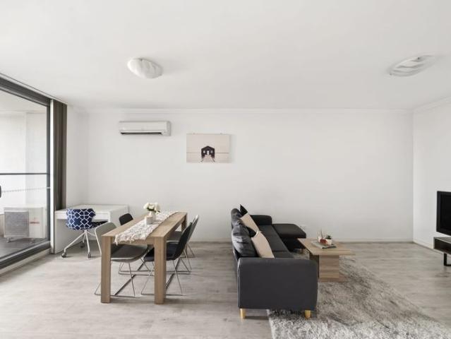 Contemporary two bedder in lifestyle location