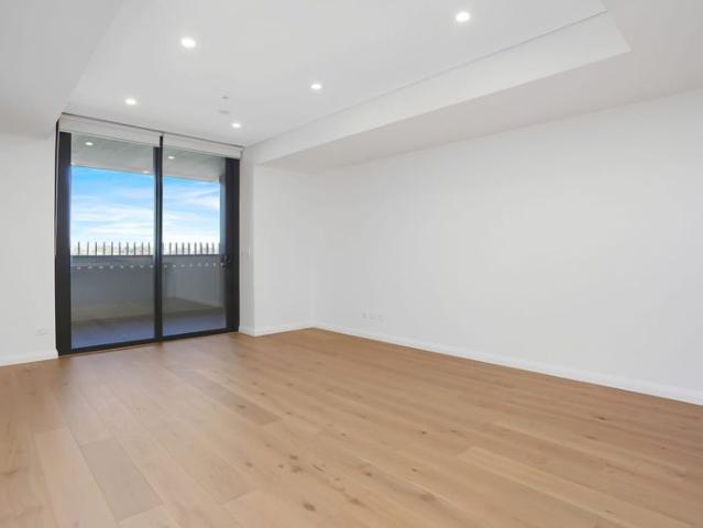Contemporary Two Bedroom Apartment – Steps to Metro