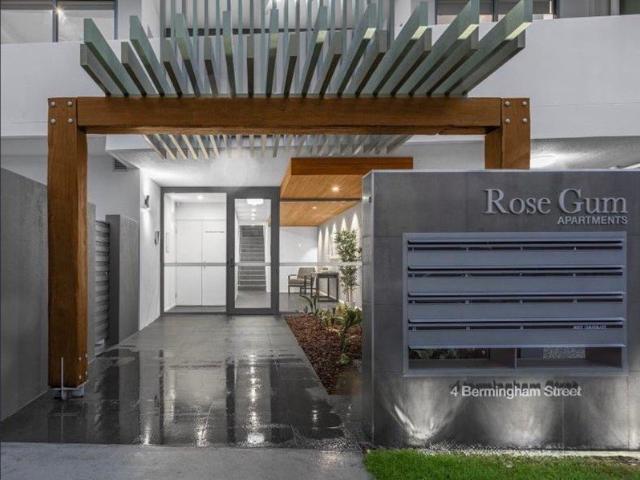 Contemporary Two Bedroom Apartment with Spacious Entertaining Area