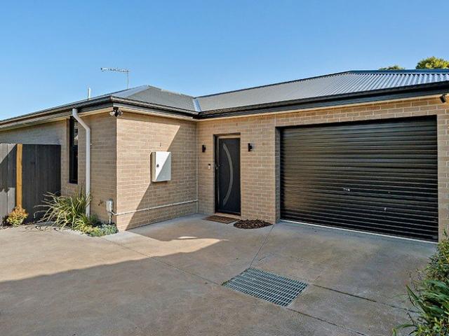 Contemporary Two Bedroom Home with Private Outdoor Living