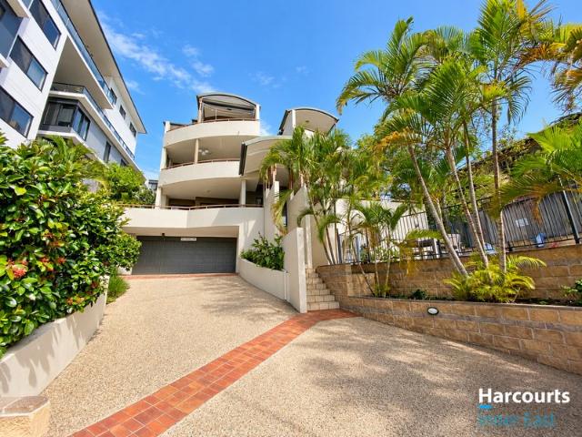 Contemporary Two Bedroom Living in the Heart of Norman Park with City Views