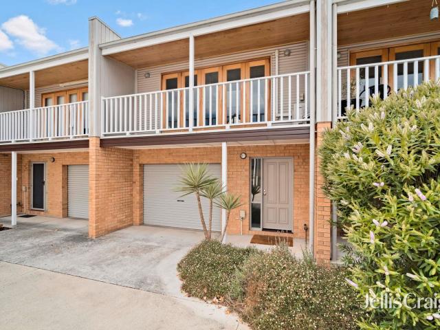 Contemporary Two Bedroom Townhouse in a Convenient Golden Point Setting