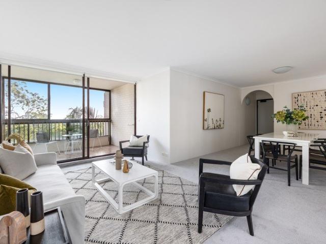 Contemporary, Two Bedroom Urban Retreat in the Heart of Cremorne