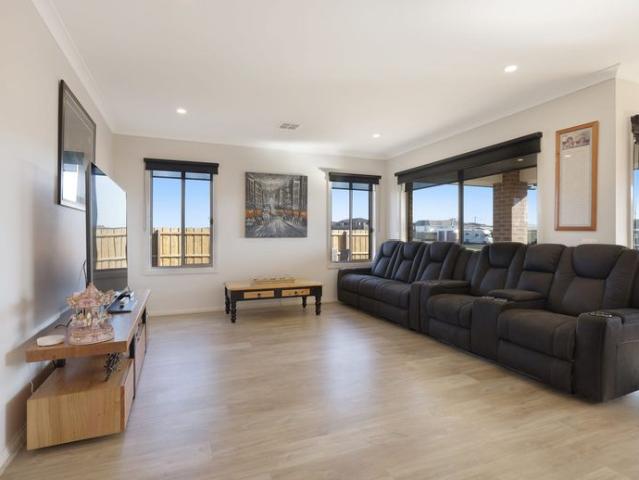 Contemporary Two Storey Home with Room for Everyone