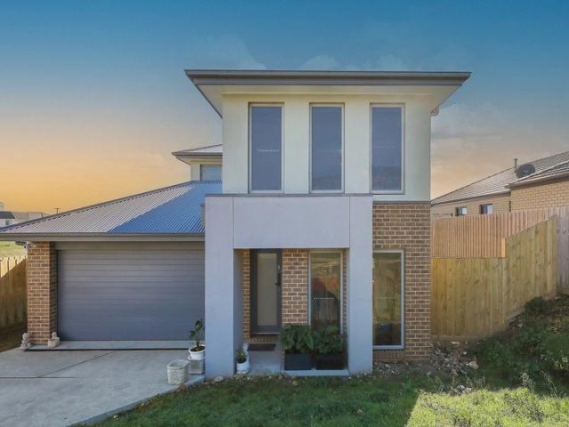 Contemporary Two Storey Home with Room for Everyone