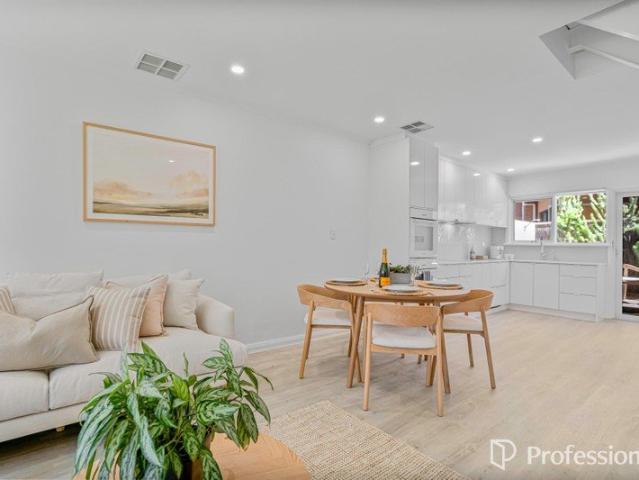 Contemprory Beachside Townhouse | Designer Luxury with Premium Inclusions