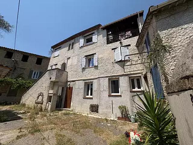 Contes 06390 Achat / Vente appartement 4 pièces t4 au dernier étage cave