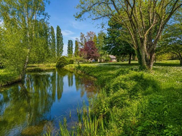 CONTINVOIR 37340 – Maison de campagne avec plan d'eau dans un environnement privilégié