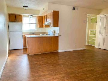 Continental Arms Apartments: Charming Gated Community 2 Bedroom Apartment for Rent at 1200 Madeira Dr Se, Albuquerque, NM 87108 South San Pedro