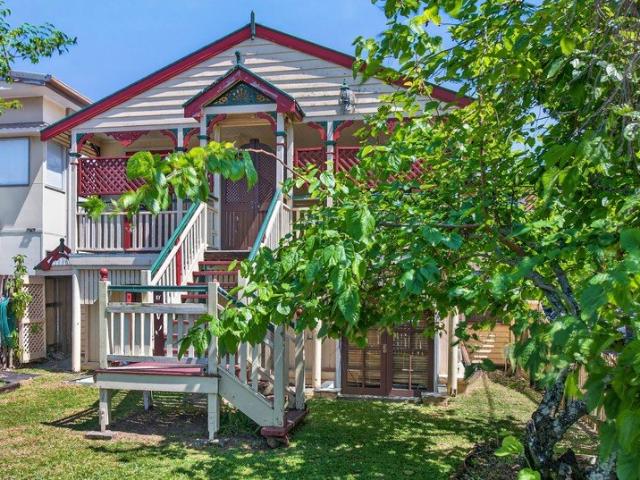 Contract Collapses Charming Queenslander on Prime Corner Block Must be Sold!