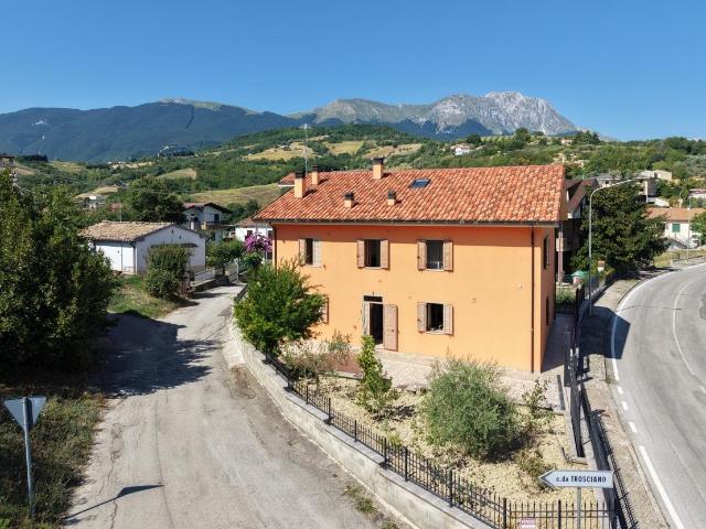 Contrada Bivio Cupoli 19 11 vani 239mq