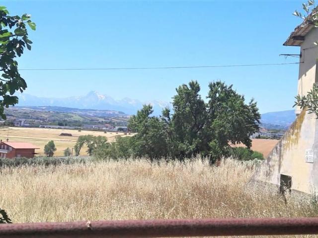 Contrada Civita 10 vani 450mq