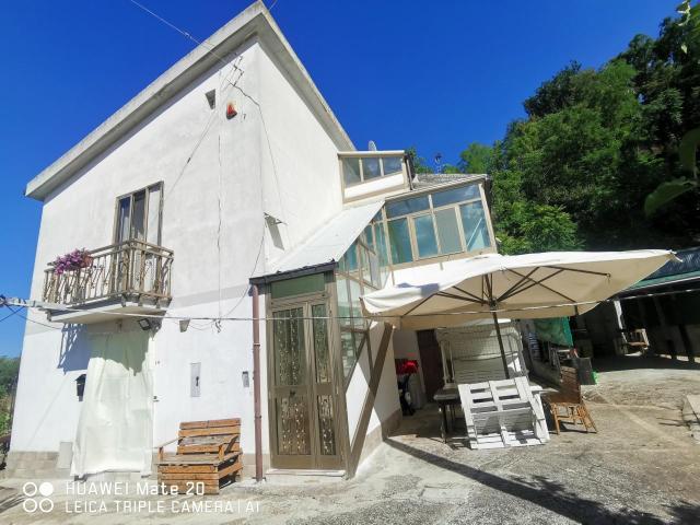 Contrada Colle Trotta 11 7 vani 181mq
