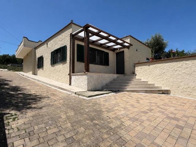 Contrada Peroscia 56 5 vani 140mq