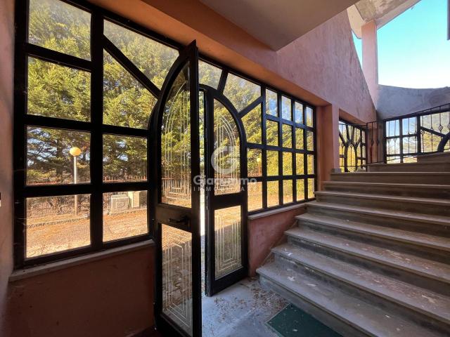Contrada Poggio Cavallo 14 vani 550mq