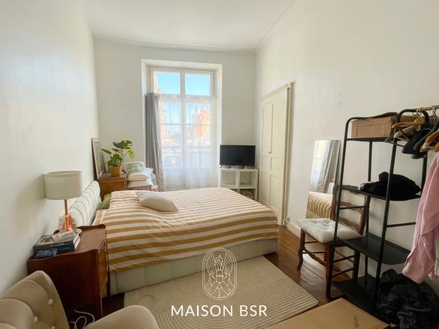 Contrescarpe, appartement type 2 dans immeuble ancien