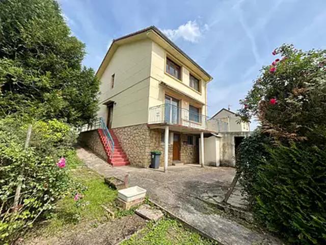 Contz les Bains 57480 Achat / Vente maison 6 pièces t6 au dernier étage terrasse