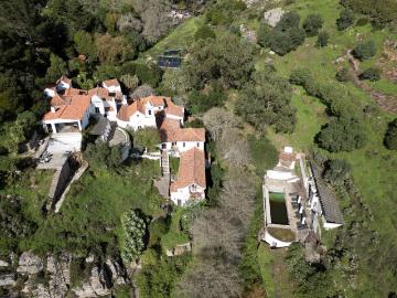 Convento do séc Xiv com vista mar 592m² Colares