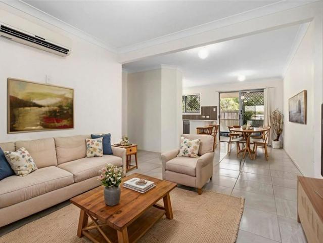 Convenient modern Townhouse for rent A real hidden gem in the Wacol!