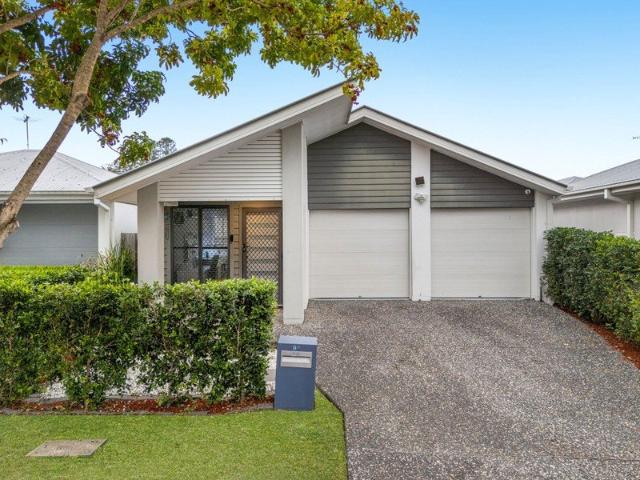 Convenient, Modern, Low Maintenance Family Living