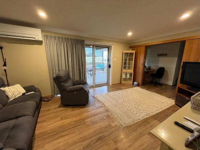 Convenient Mollymook Location