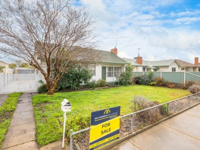 Convenient North Shepparton Living with Park Views