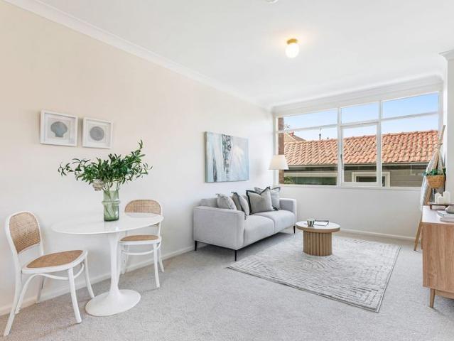 CONVENIENT ONE BEDROOM APARTMENT