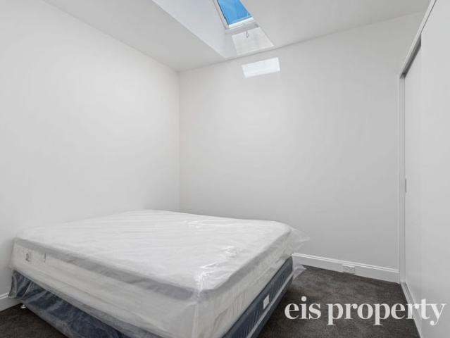 Convenient One Bedroom Apartment In The Heart Of Sandy Bay