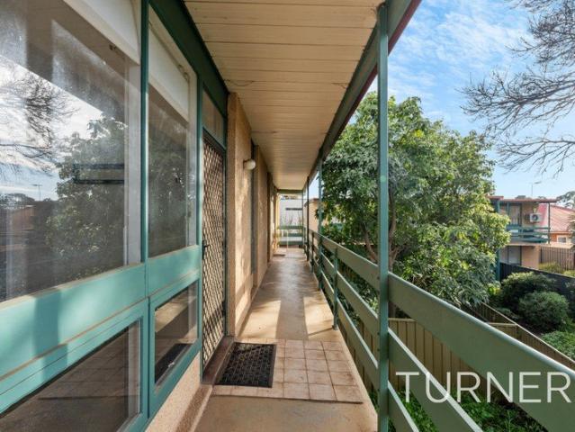 Convenient One Bedroom Living Close to Shopping and City Attractions