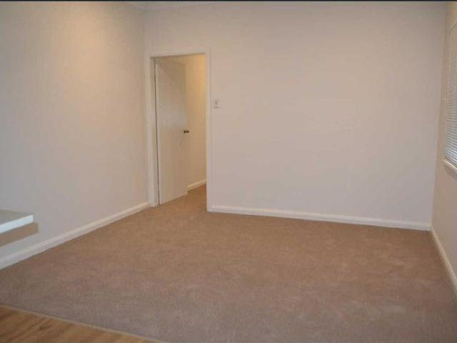 Convenient One Bedroom Unit Close to Beaches & Town