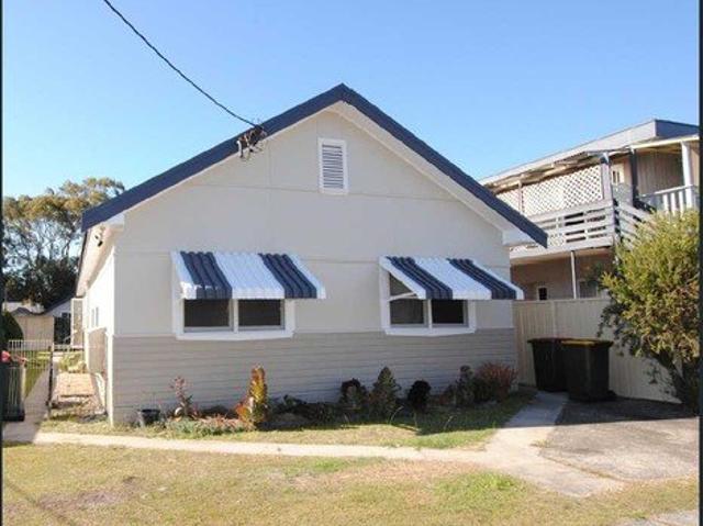 Convenient One Bedroom Unit Close to Beaches & Town