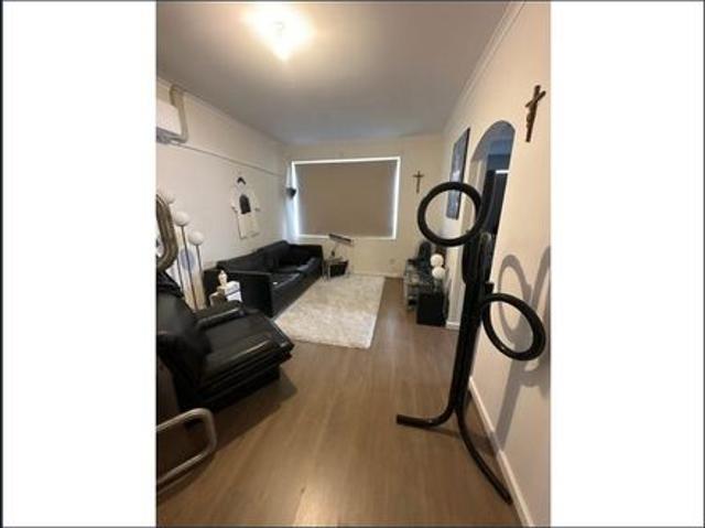 CONVENIENT ONE BEDROOM UNIT IN SOUGHT AFTER PARKSIDE