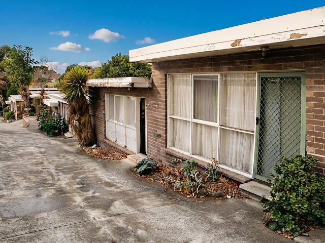 Convenient One Bedroom Unit in Prime Mitcham Location