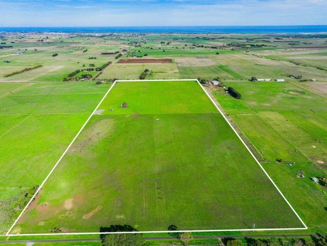 Convenient Acreage with Substantial Water Title