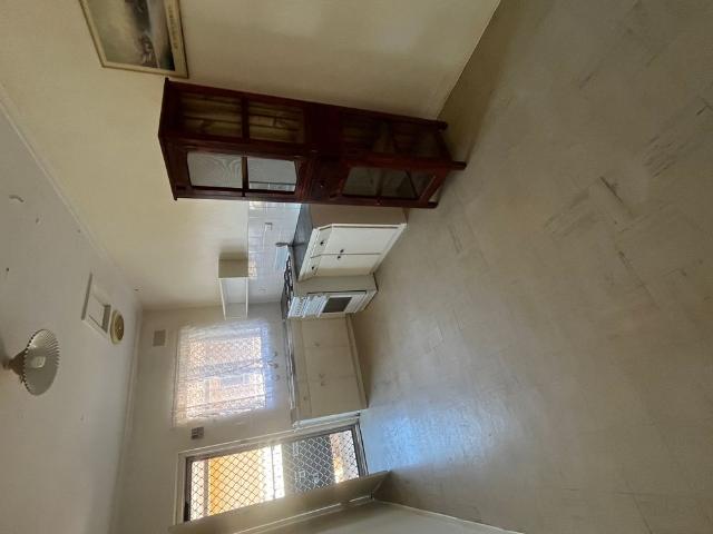 Convenient Airport Living – Spacious 2 Bedroom Upstairs Unit