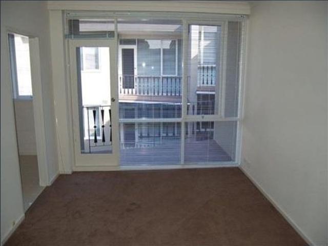 Convenient and Bright 2 Bedroom Apartment in Preston!