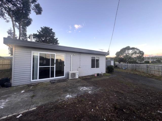 Convenient and low maintenance family home