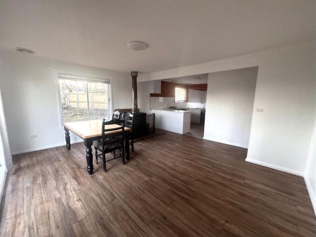 Convenient and low maintenance family home