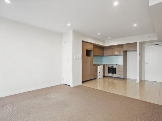 CONVENIENT AND STYLISH 1X1 APARTMENT