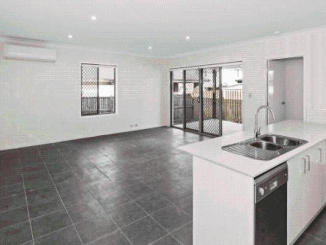 Convenient Bellbird Park Living